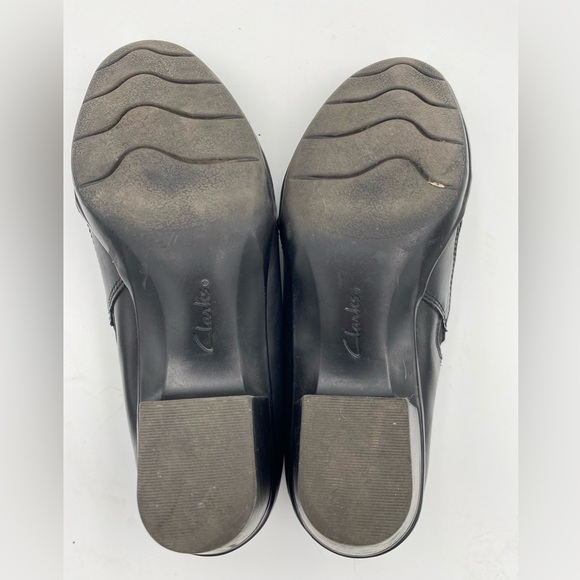 Clarks Collection Leather Black Slip On Heeled Shoes Size 8.5 - Picture 5 of 8
